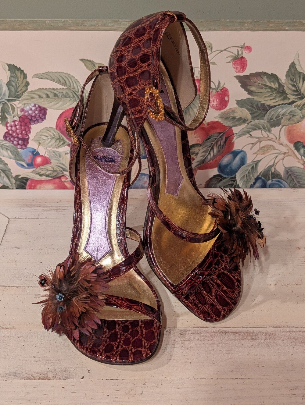 Vintage Hale Bob Verona Burgundy Leather Croc-Embossed Feather Heels Sz 8.5